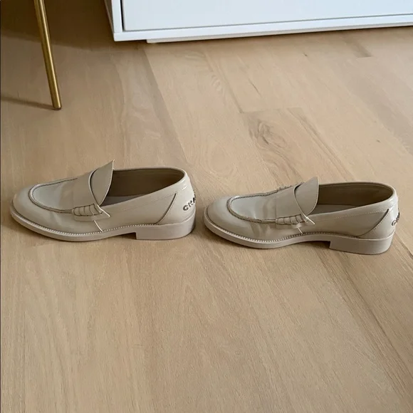 Chanel Loafer - Picture 6 of 9
